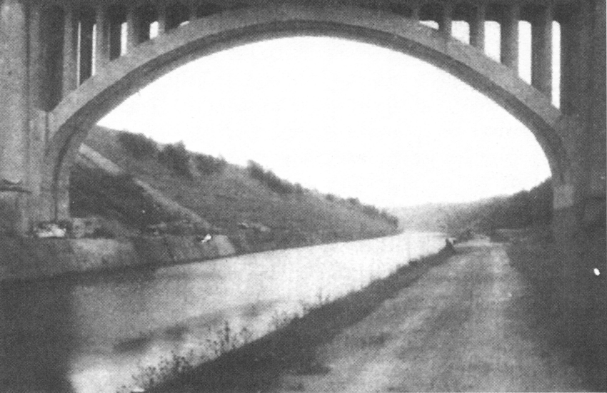 Het Albertkanaal te Vroenhoven